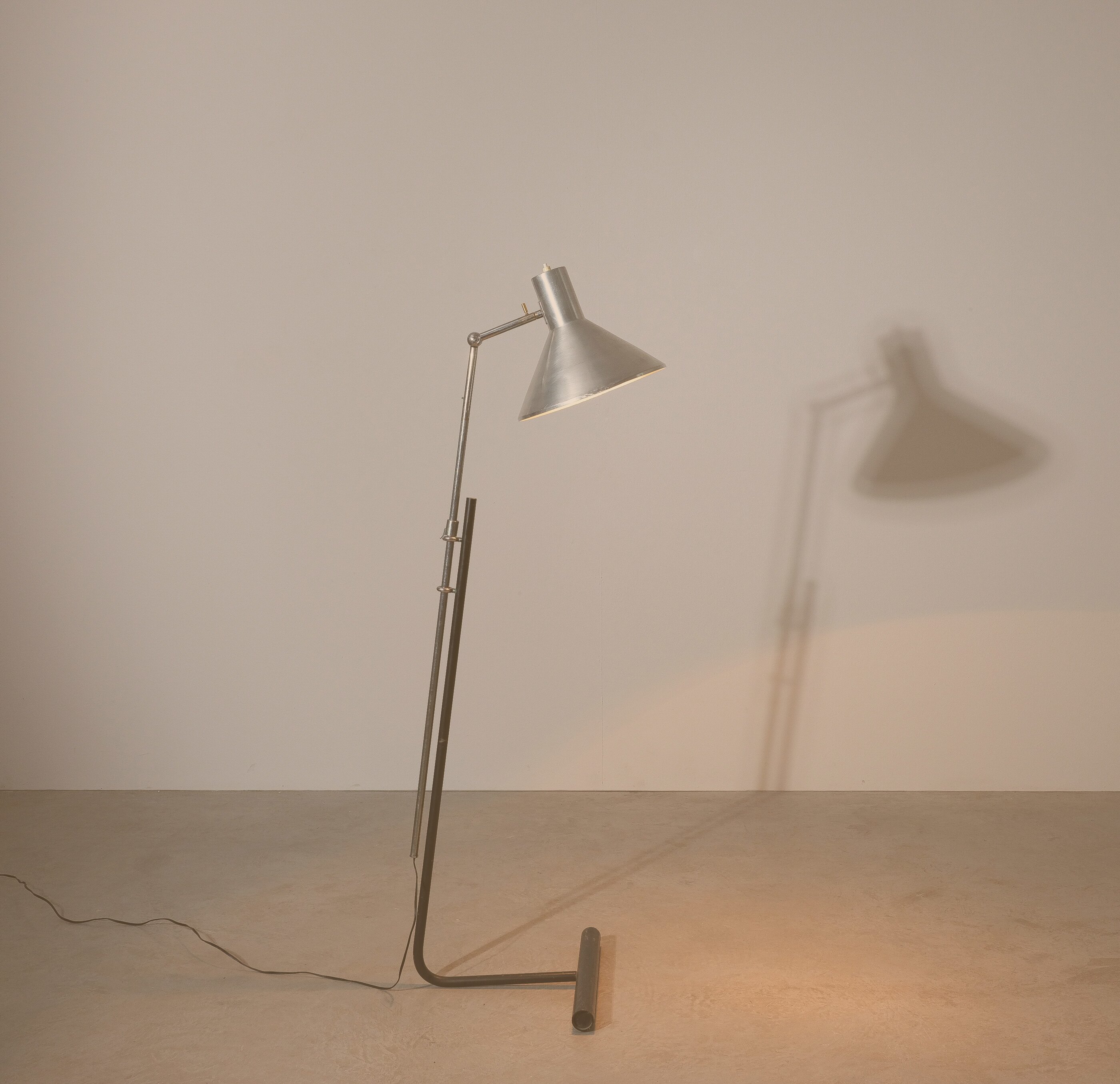 Gino Sarfatti - Master and Servant – DERIVE