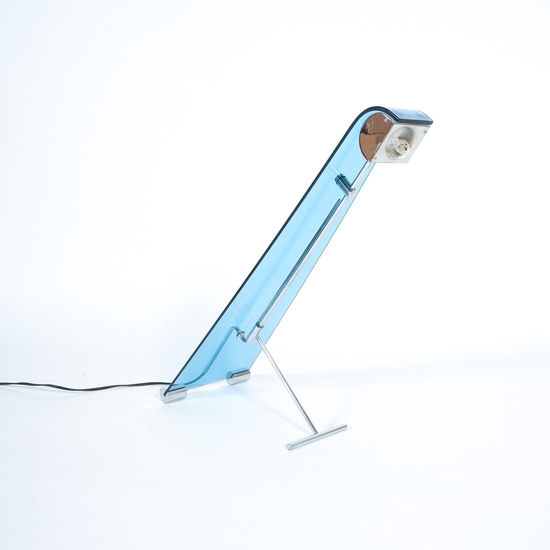 blue lucite perspex table lamp lucite 7 Kopie