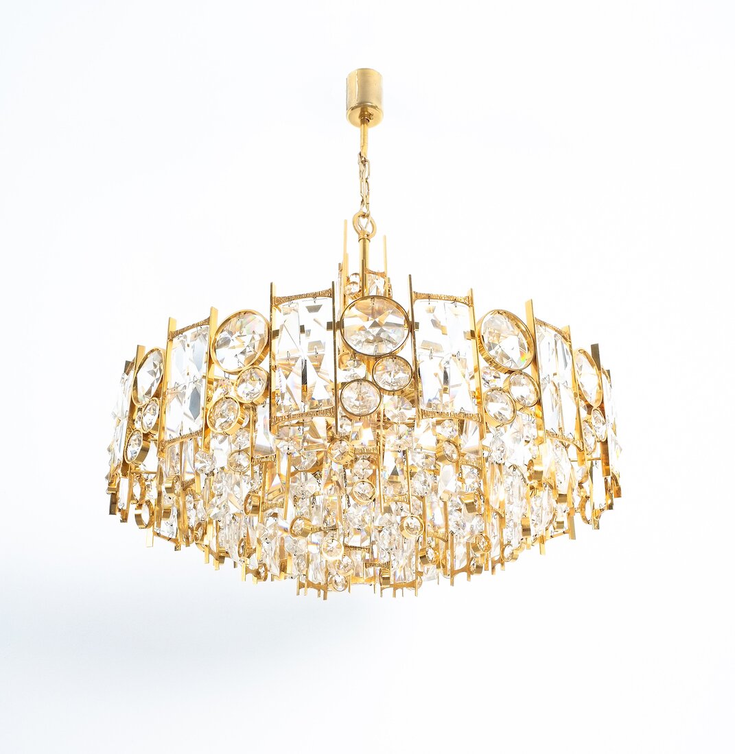 Palwa Chandelier Lit 05