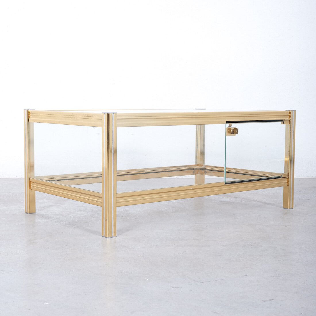 romeo Rega Maison Vitrine Table 05