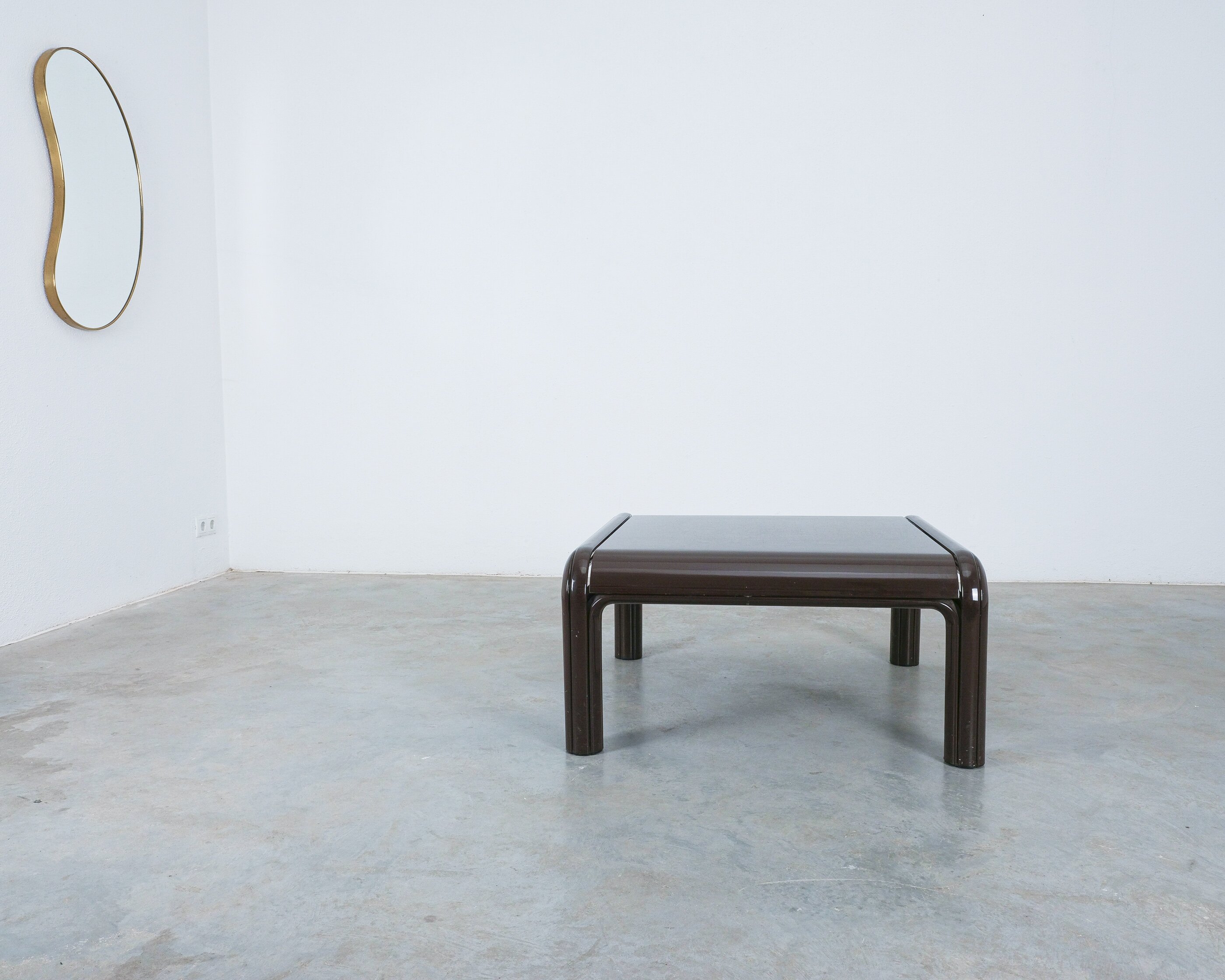 Gae Aulenti for Knoll Coffee Table, 1980 - Original Enamel Steel