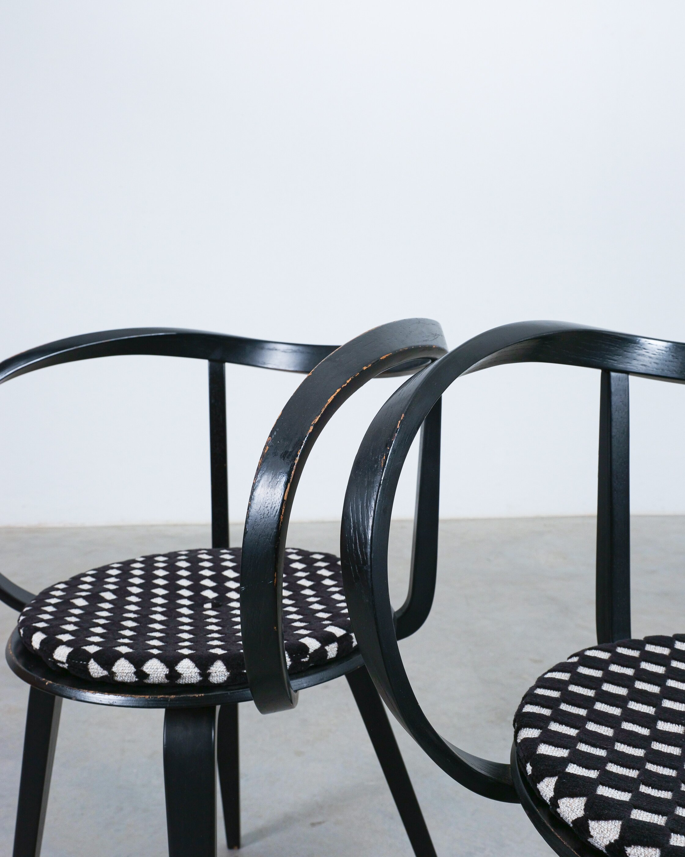 George Nelson 6 Black Pretzel Chairs for ICF, 1984 – DERIVE