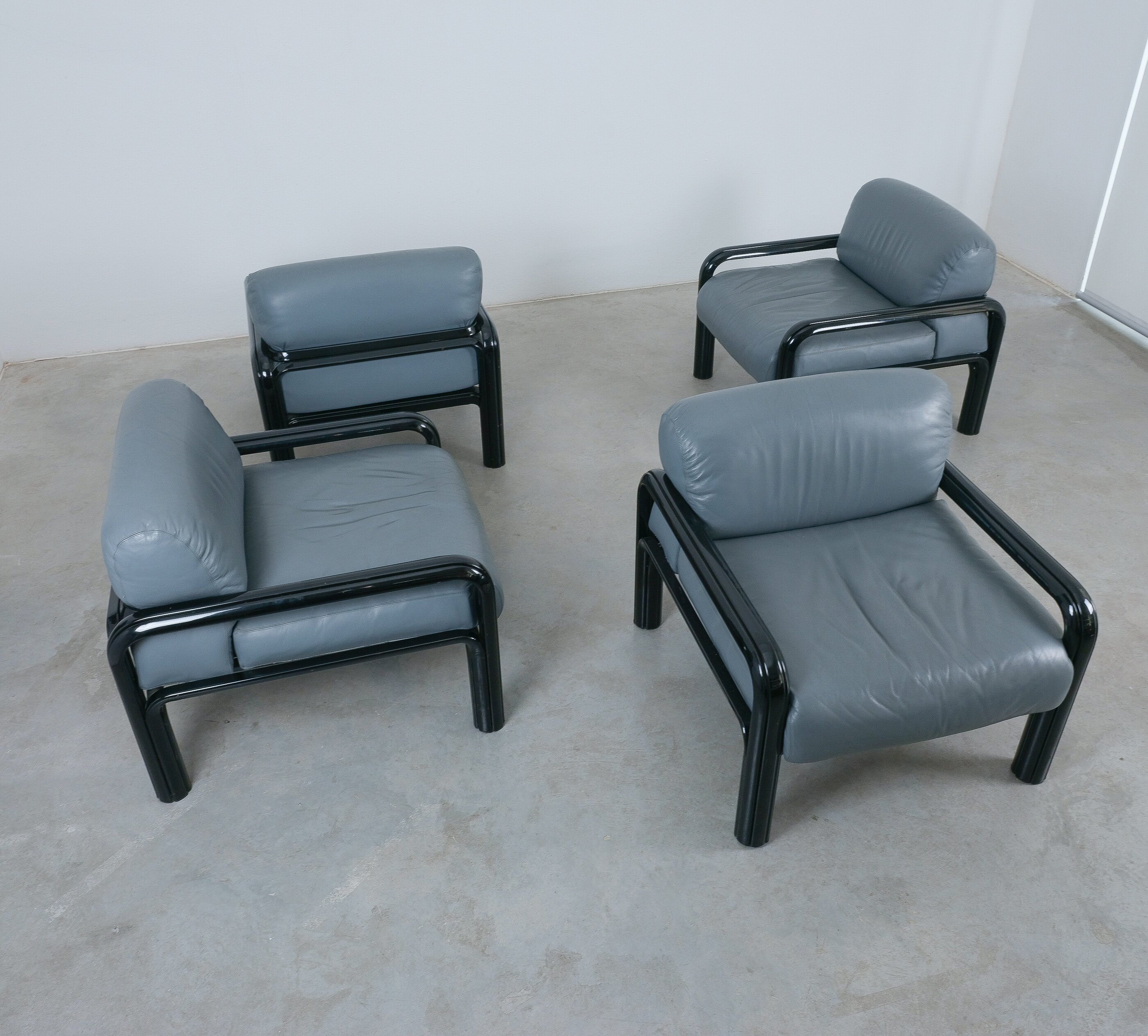 Gae Aulenti Lounge Chairs 1980 Knoll