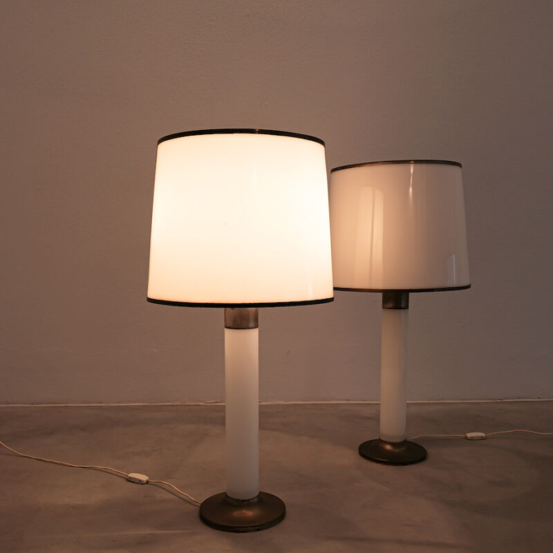 Large Lucite Table Lamp 10