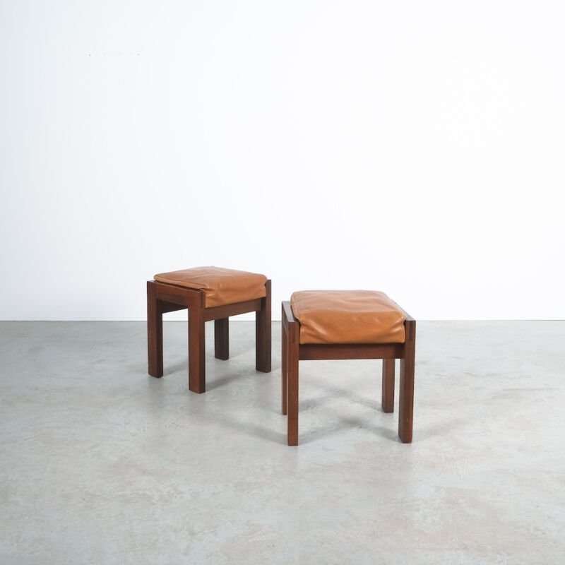 Maple Leather Stools Italy 01