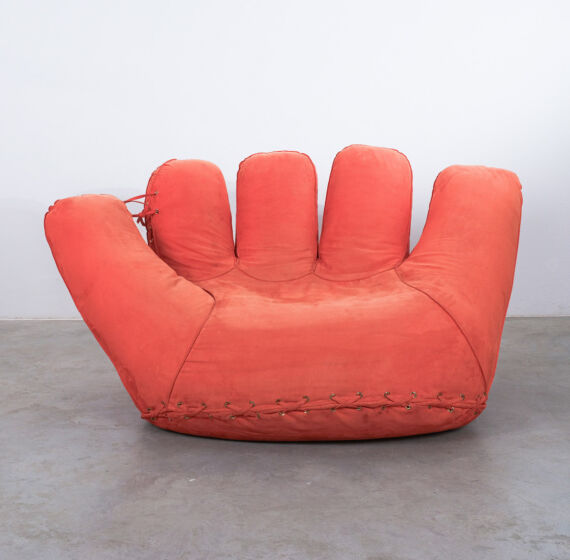 glove chair