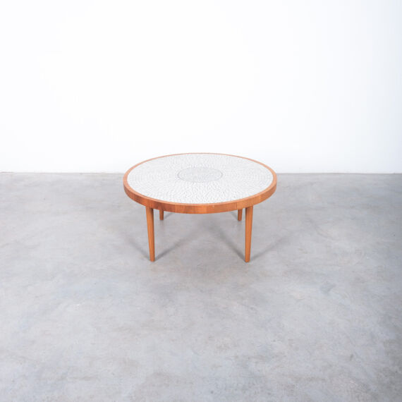 Walnut wood Table 01